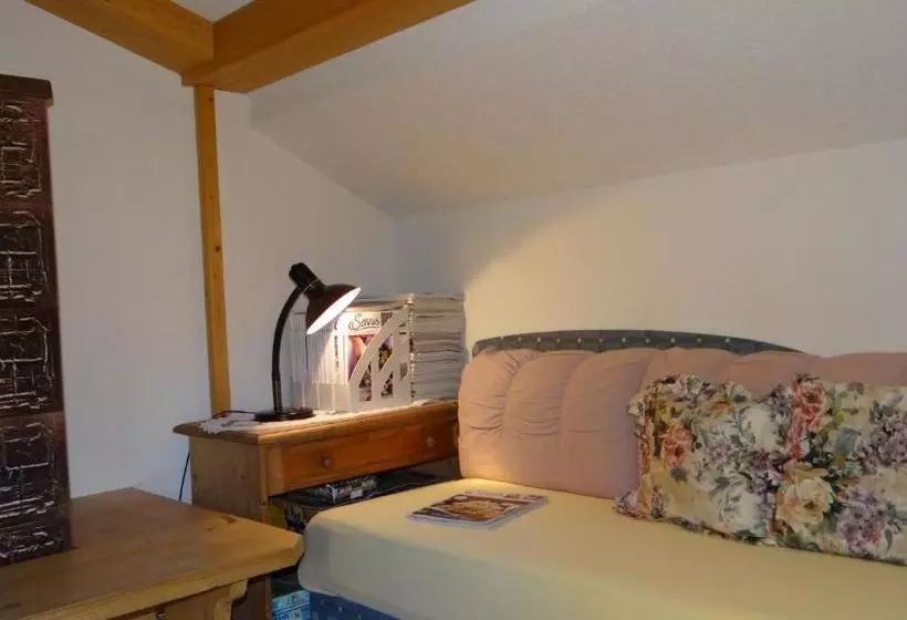 Hotelli Ferienwohnung Haus König