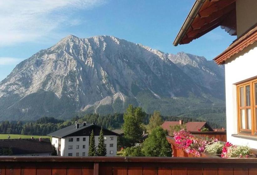 فندق Ferienwohnung Hierzegger