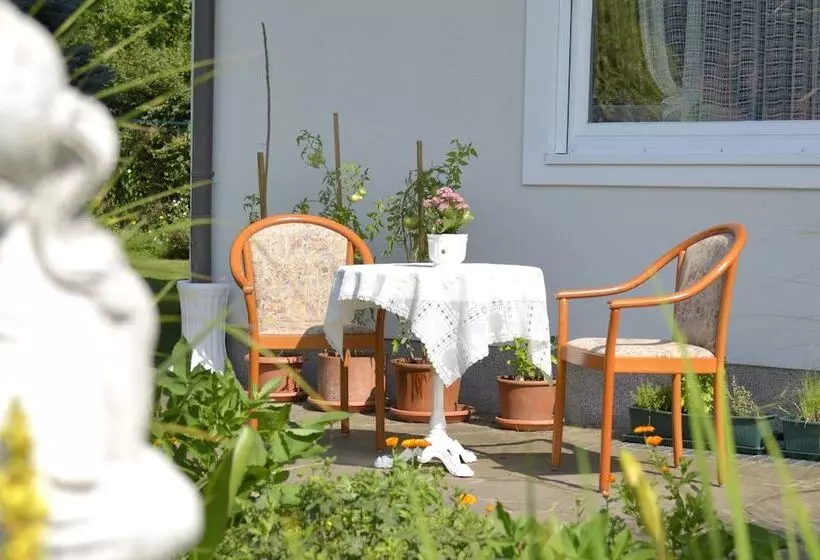 ホテル Frühstückspension Haus Golker