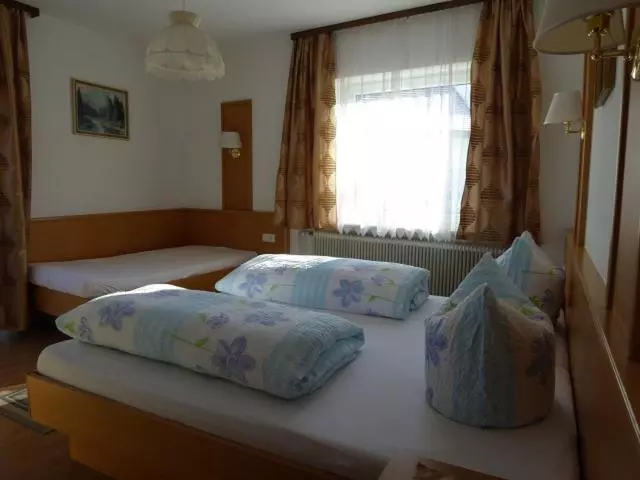 ホテル Gasthaus Sonne