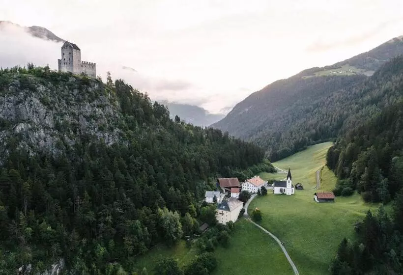 ホテル Gasthof Kronburg