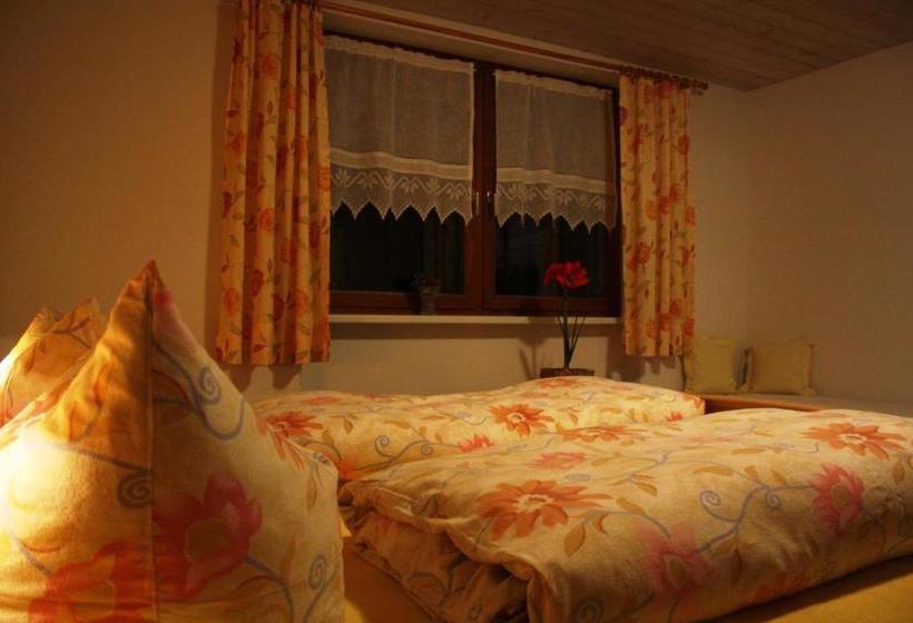 ホテル Haus Feuerstein