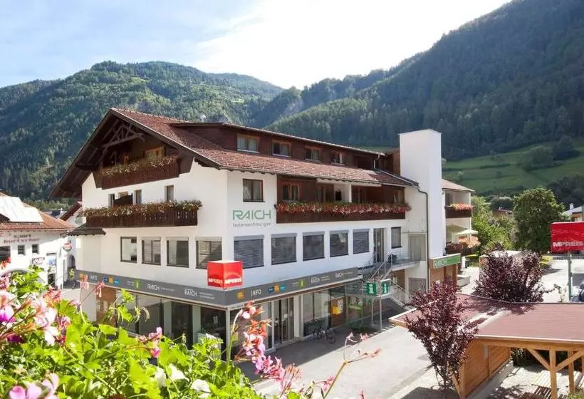 Hotelli Raich Ferienwohnungen