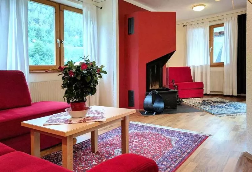 Hotelli Raich Ferienwohnungen