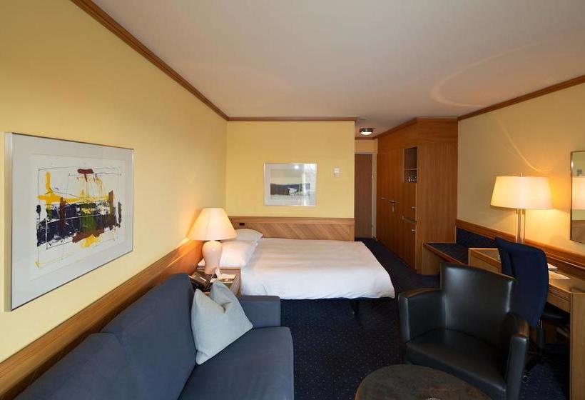 בית מלון כפרי Stay@zurich Airport