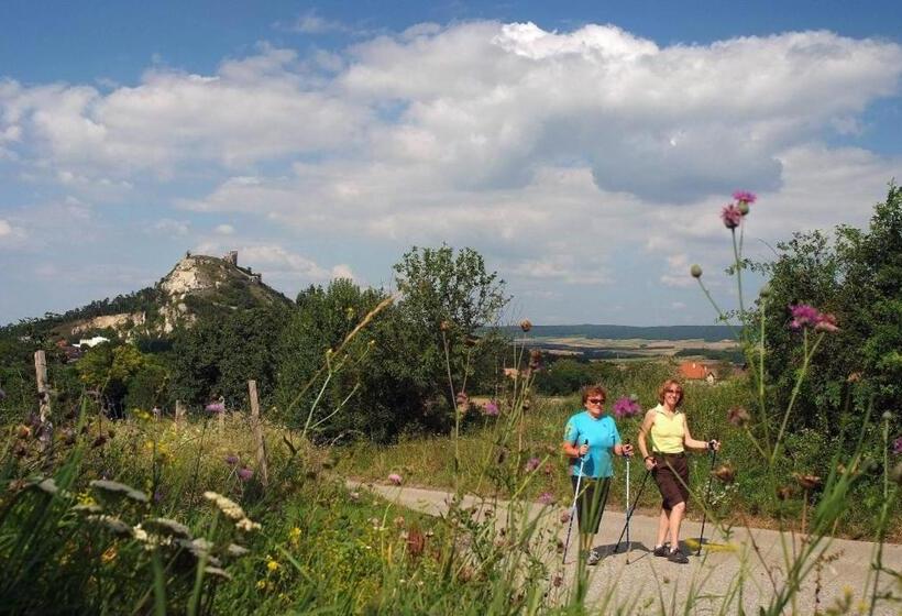 호텔 Weinbauernhof Vier Jahreszeiten