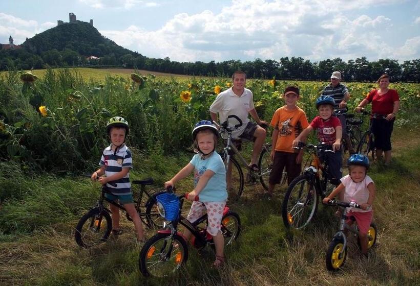 호텔 Weinbauernhof Vier Jahreszeiten