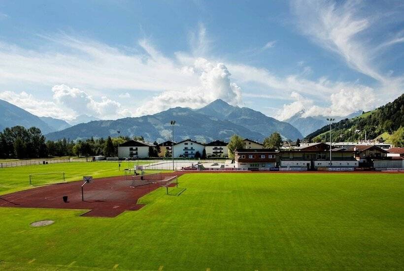 Junges Hotel Zell Am See   Hostel