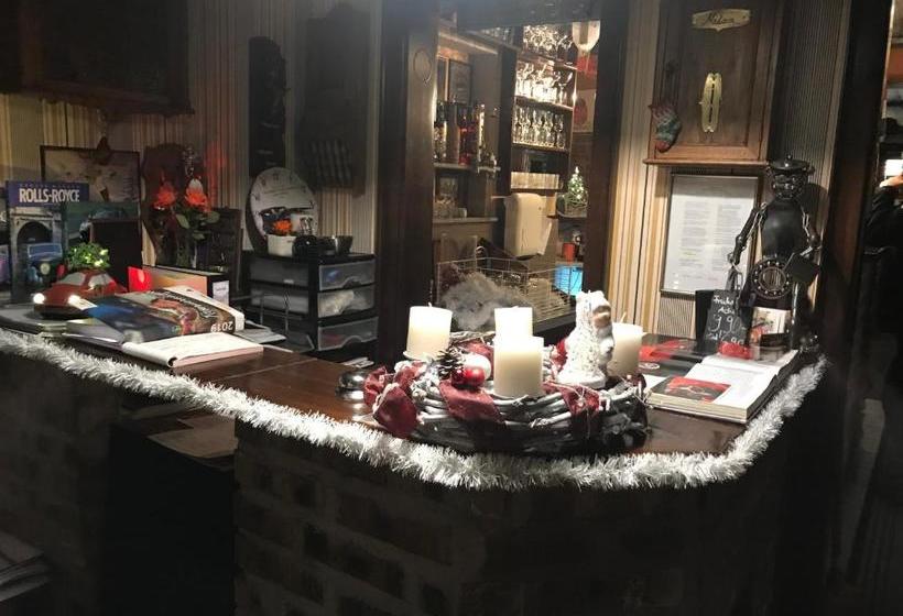 هتل Old's Car Zimmer & Apartment Vermietung