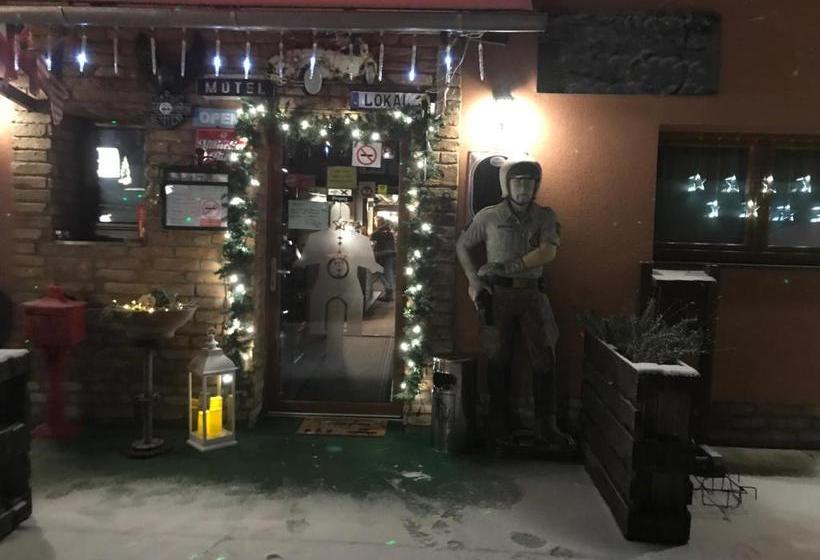 هتل Old's Car Zimmer & Apartment Vermietung