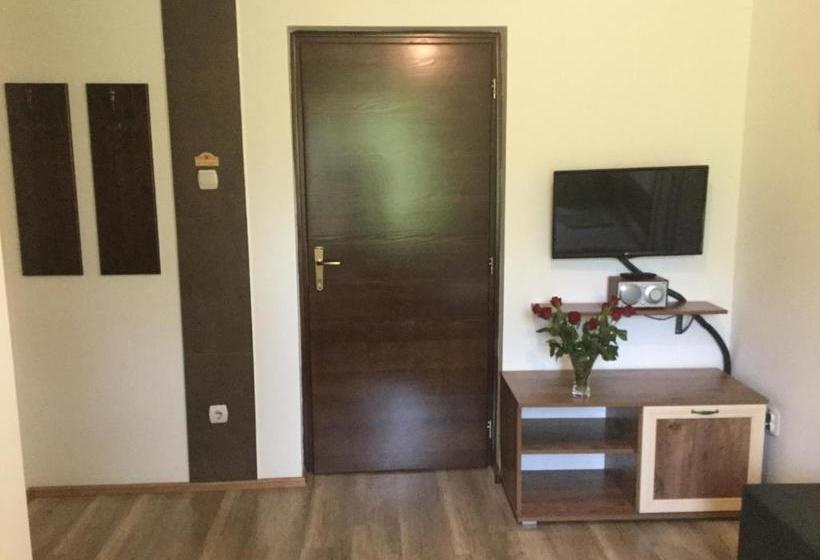 هتل Old's Car Zimmer & Apartment Vermietung