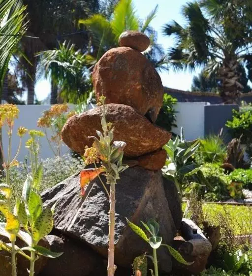 تختخواب و صبحانه Pemabwe Guest Lodge