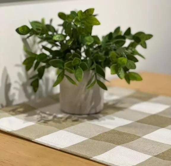 Toronto Bed & Breakfast   Free Parking, Subway Access