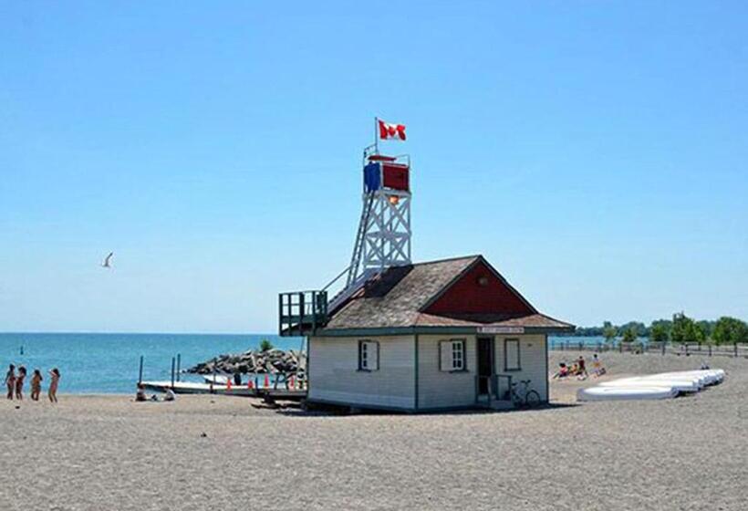 Toronto Bed & Breakfast Free Parking, Subway Access