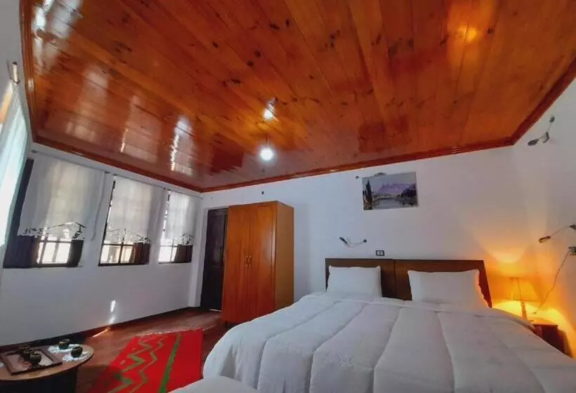 ホテル Edward Lear