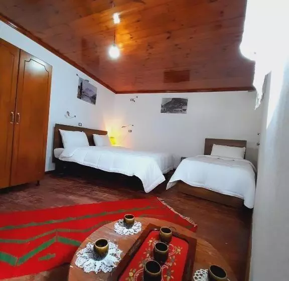 ホテル Edward Lear