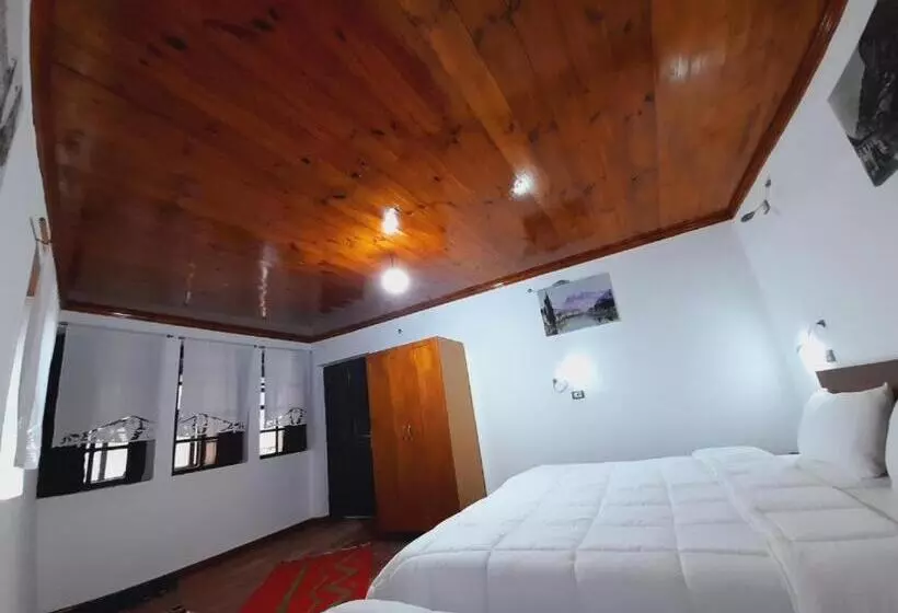 ホテル Edward Lear