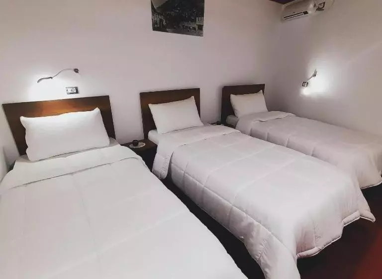 ホテル Edward Lear