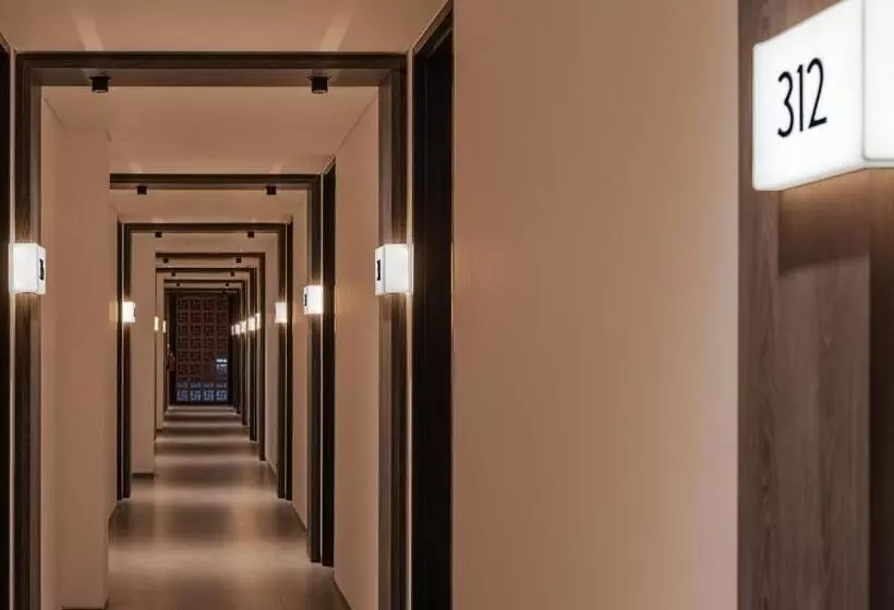 Hotel Rez