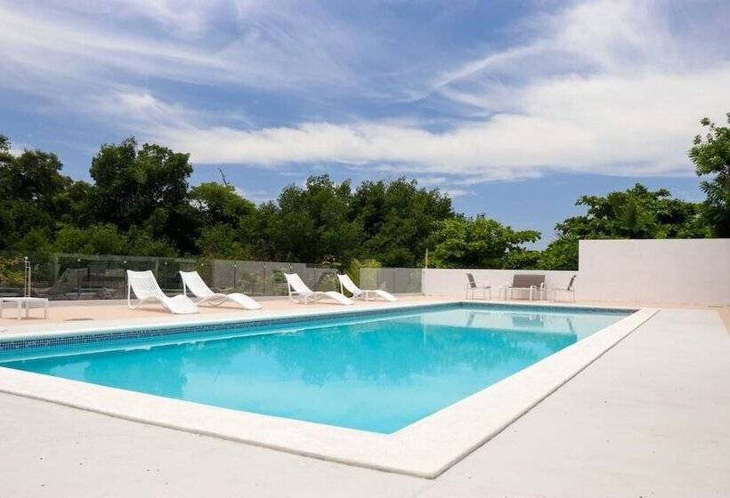 호텔 The Views Resort