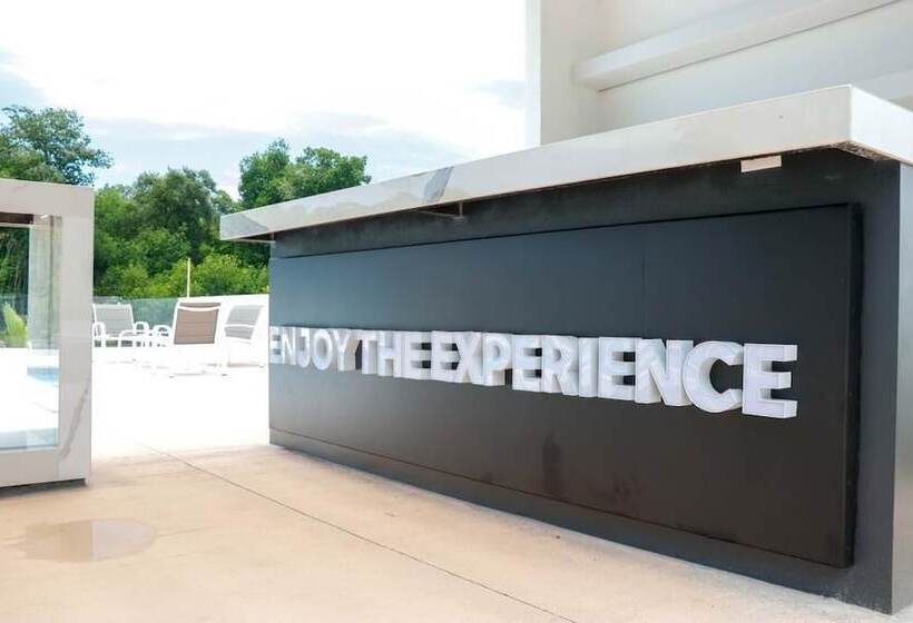 호텔 The Views Resort