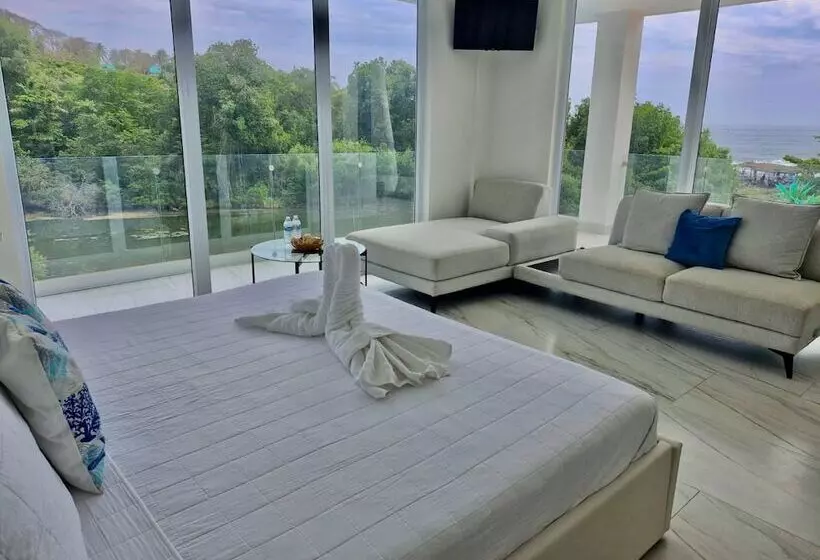 Hotelli The Views Resort