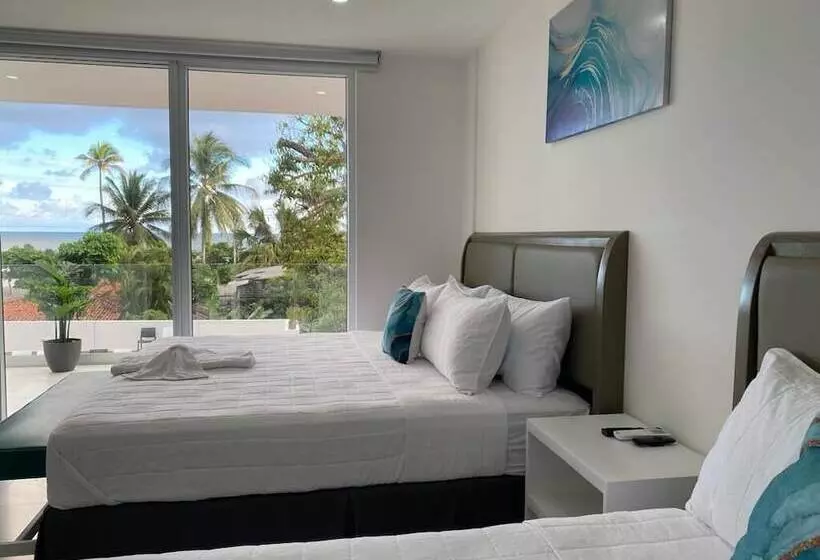 Hotelli The Views Resort