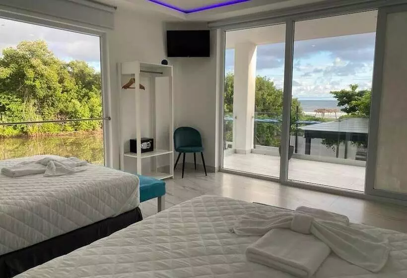 Hotelli The Views Resort