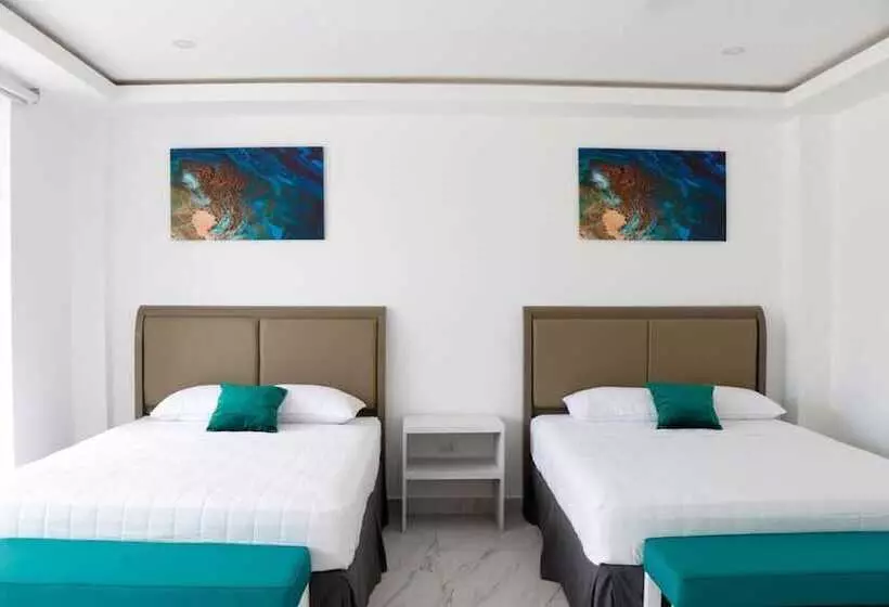 Hotelli The Views Resort