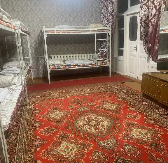 ユースホステル Ozod Guest House