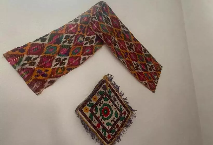 ユースホステル Ozod Guest House