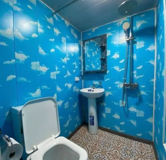 ユースホステル Ozod Guest House