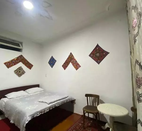 ユースホステル Ozod Guest House