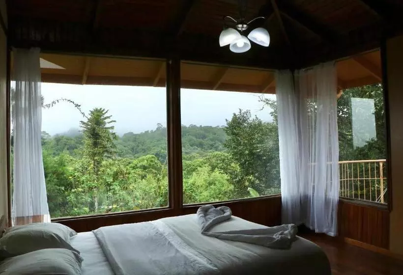 Aamiaismajoitus (B&B) Poas Volcano & La Paz Waterfall Cabins