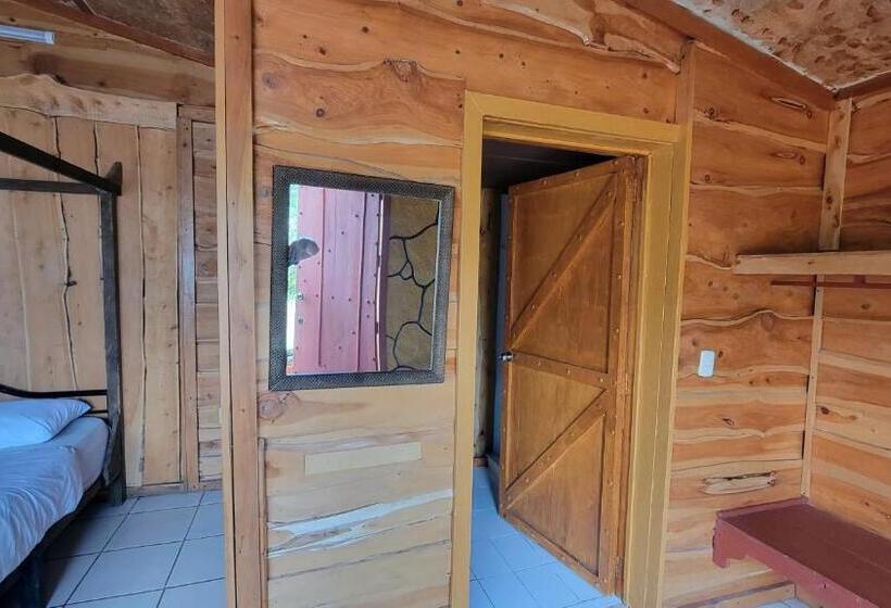 민박 Poas Volcano & La Paz Waterfall Cabins