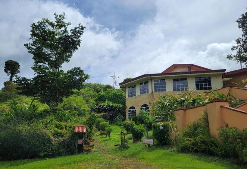 민박 Poas Volcano & La Paz Waterfall Cabins