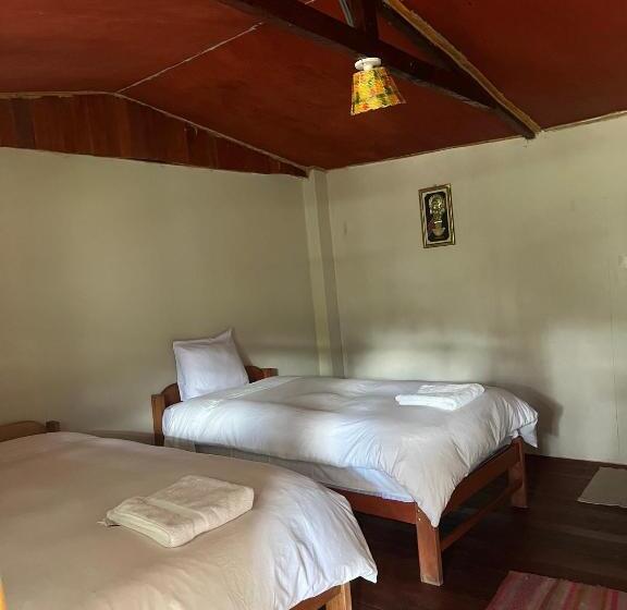 민박 Refugio De Mery Lucmabamba