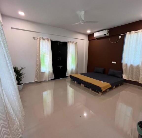 Dibs On Blue Morjim Hostel