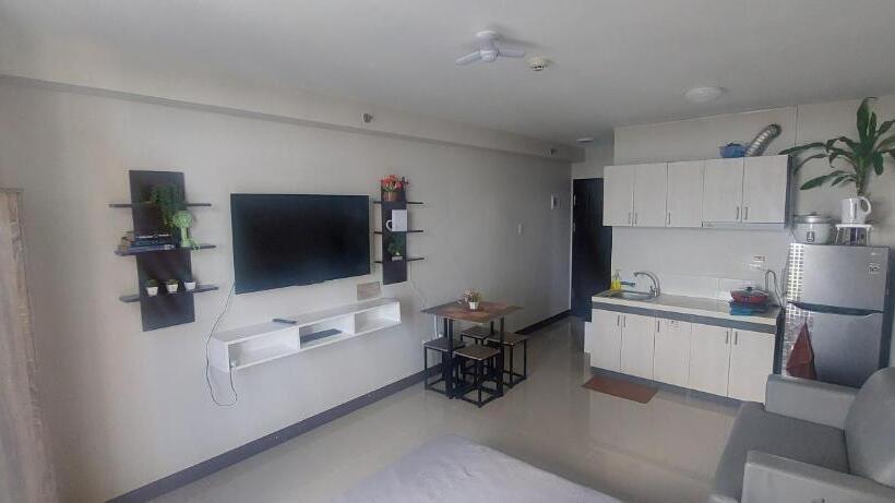 Dracarys Place 2 Condo With Balcony Unlimited Wifi Lapulapu City View