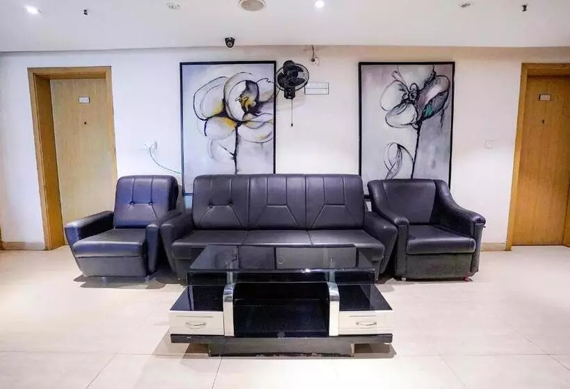 Fabhotel The Banyan