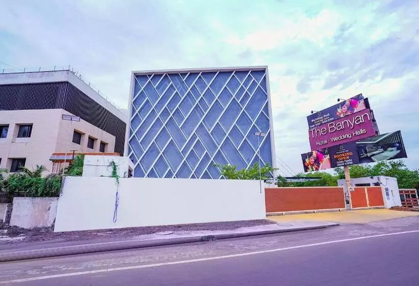 Fabhotel The Banyan