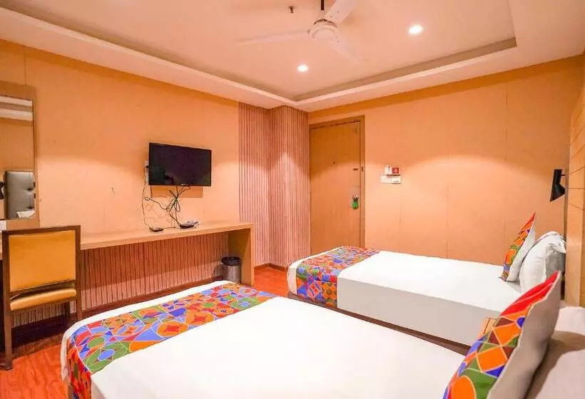 Fabhotel The Banyan