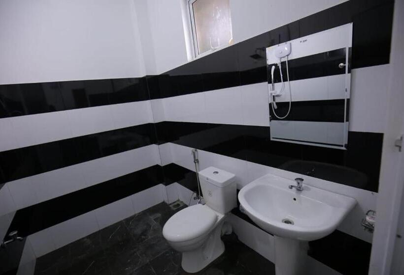 Hotel Chenemo Holiday Resort Next Katharagama