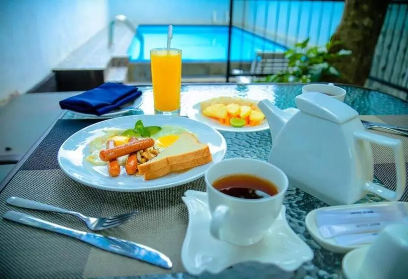 Hotelli Eco Resort Kandy