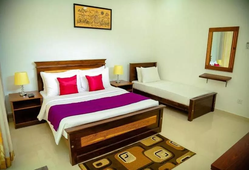 Hotelli Eco Resort Kandy