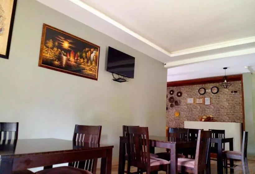 هتل Kabale Safari Club