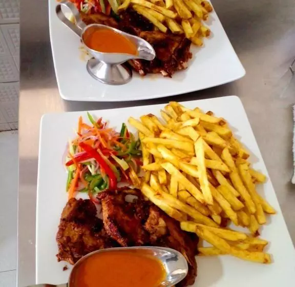 هتل Kabale Safari Club