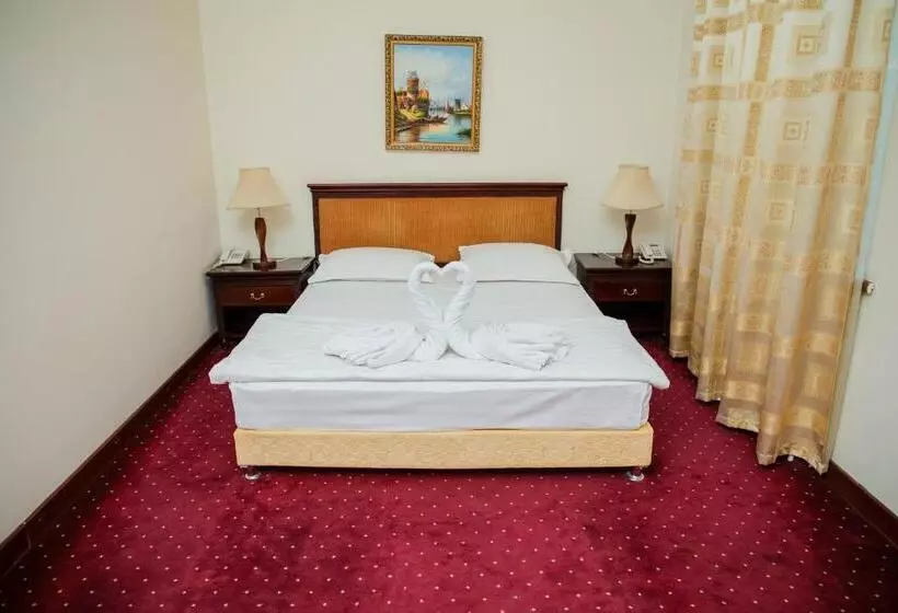 هتل Majestic Palace