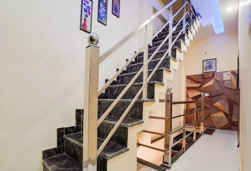 Hôtel Oyo 81181 Mann