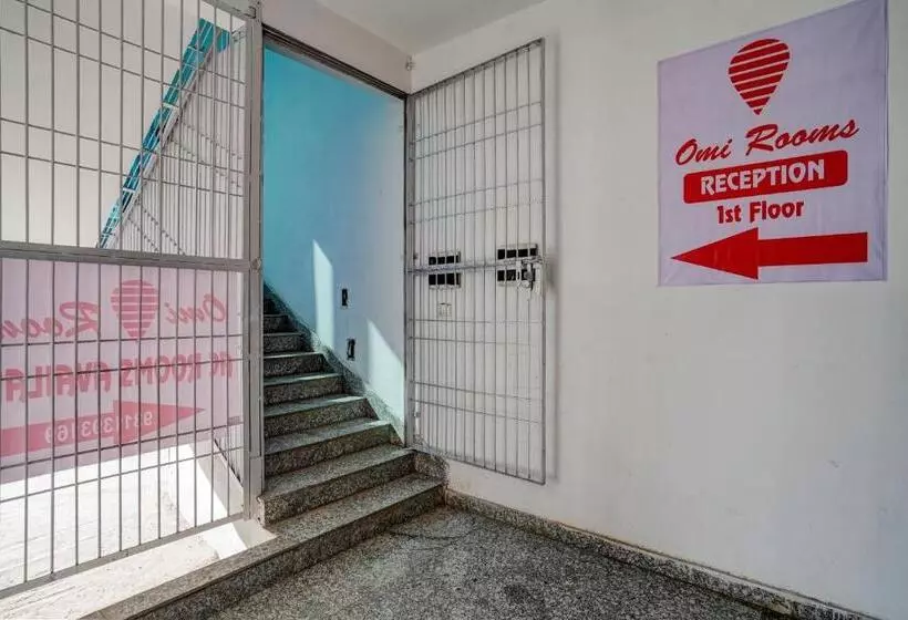 ホテル Oyo Flagship Omi Rooms